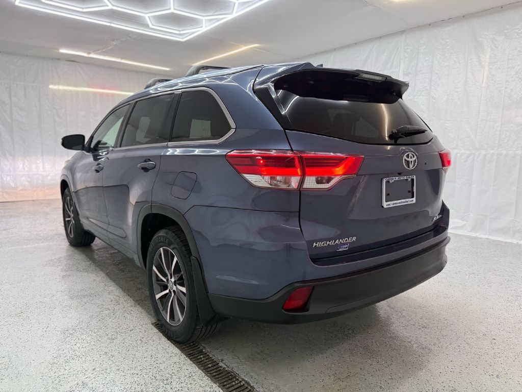 2017 Toyota Highlander Image 5