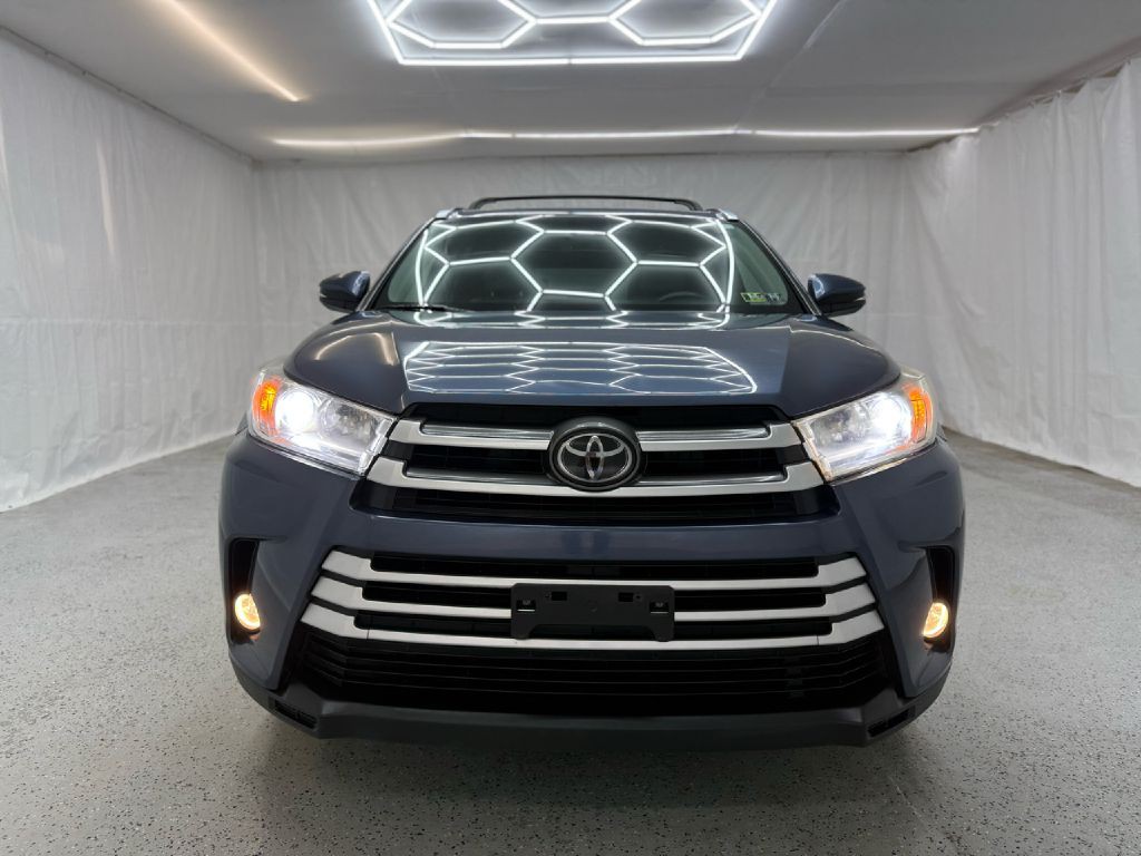 2017 Toyota Highlander Image 8