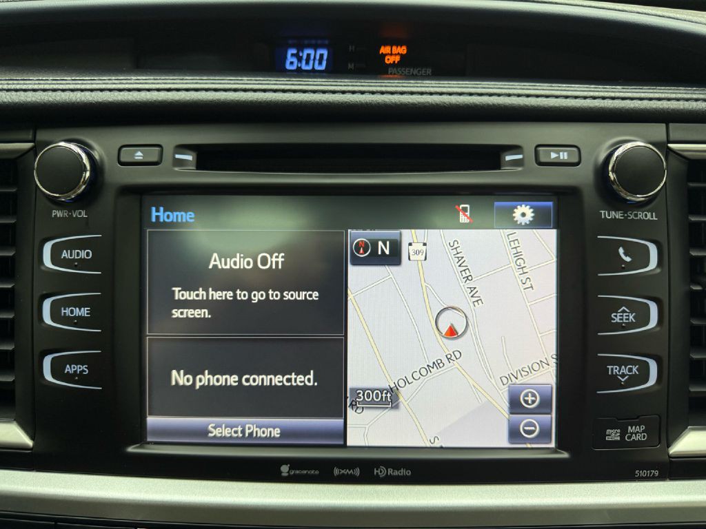 2017 Toyota Highlander Image 17