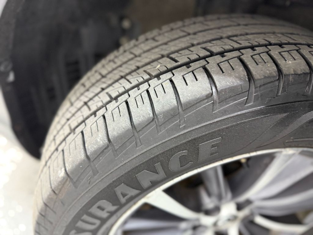 2017 Toyota Highlander Image 34