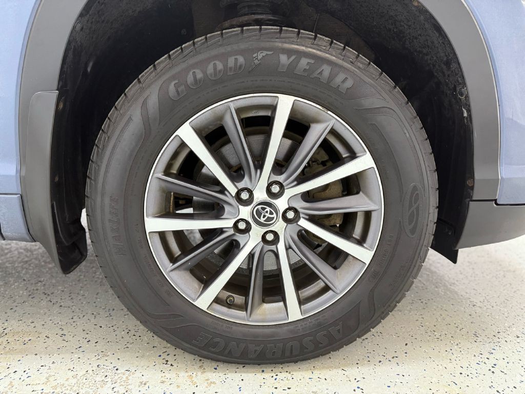 2017 Toyota Highlander Image 37