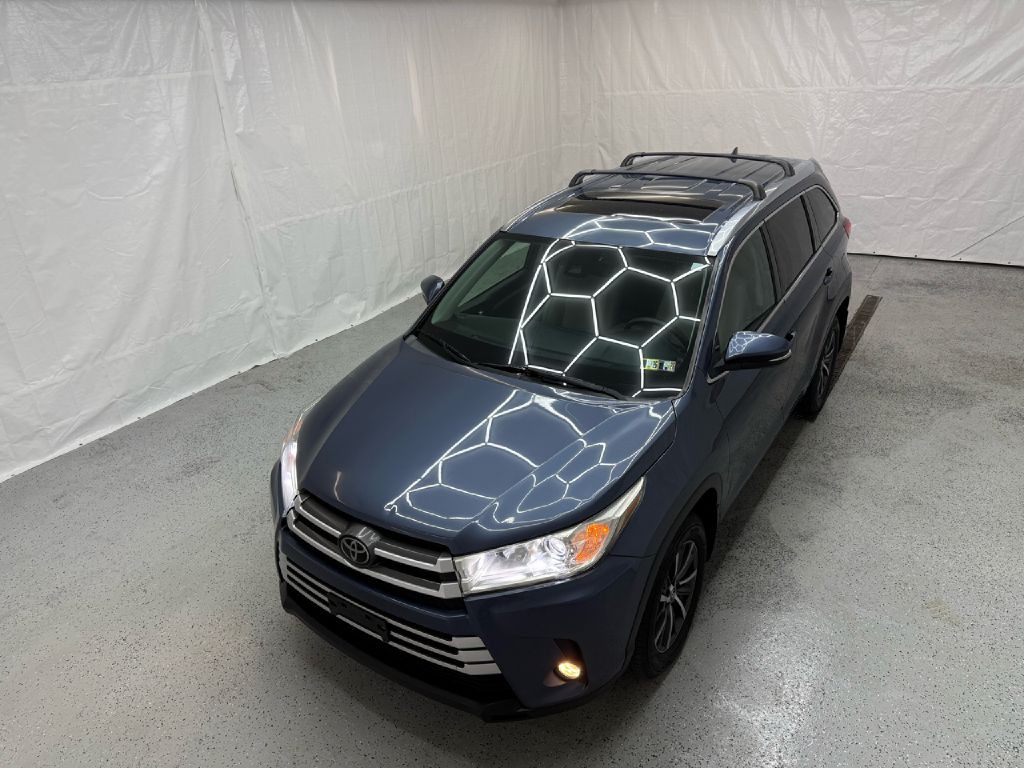 2017 Toyota Highlander Image 38