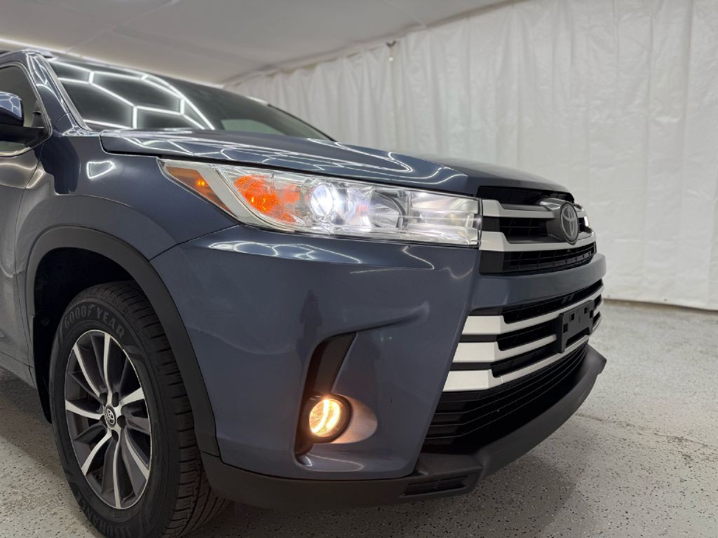 2017 Toyota Highlander Image 41