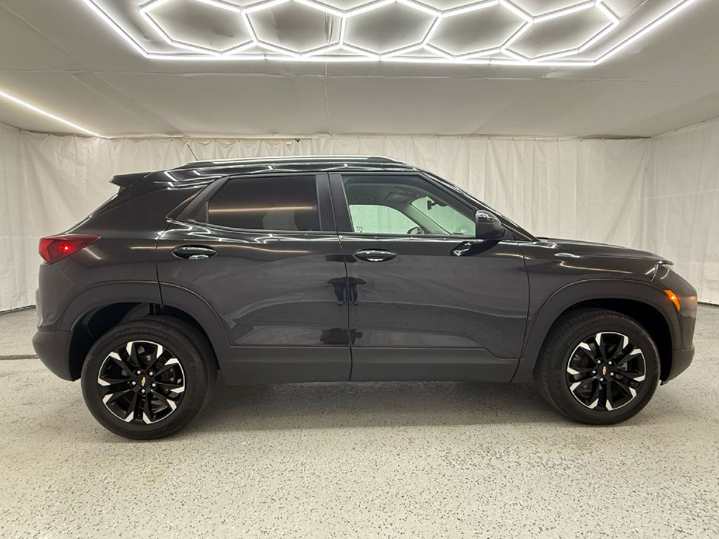 2022 Chevrolet Trailblazer Image 2