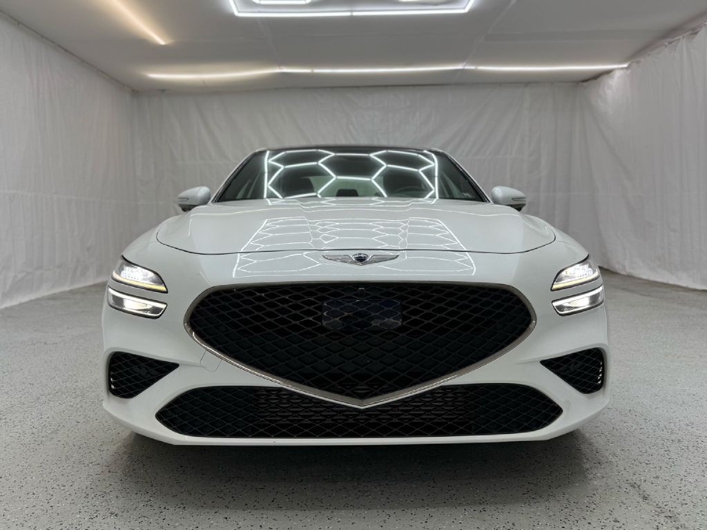 2022 Genesis G70 Image 8