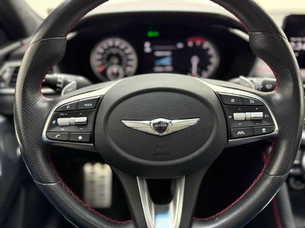 2022 Genesis G70 Image 14