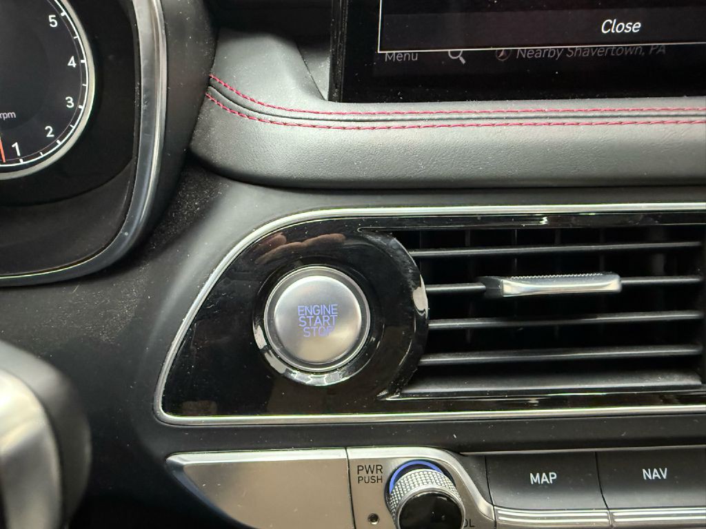 2022 Genesis G70 Image 24