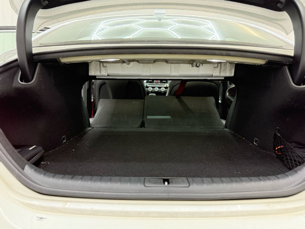 2022 Genesis G70 Image 30