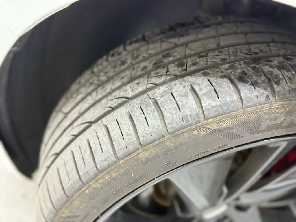 2022 Genesis G70 Image 32