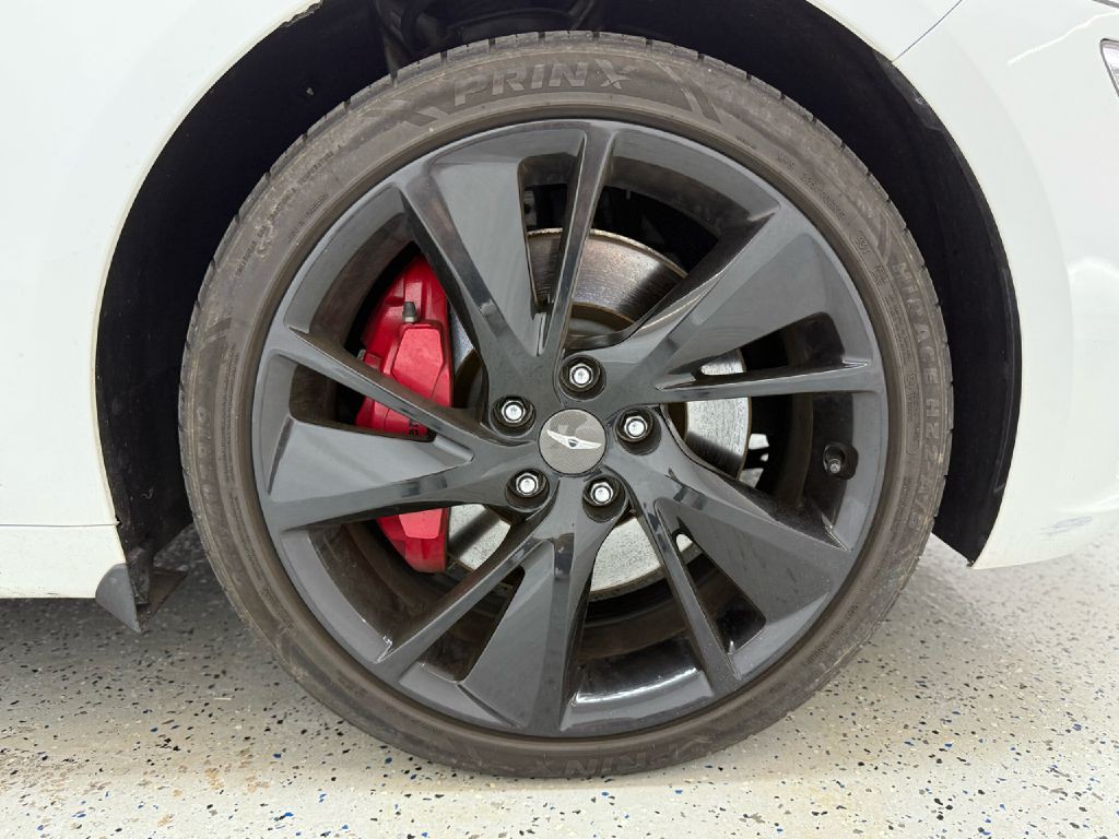 2022 Genesis G70 Image 35