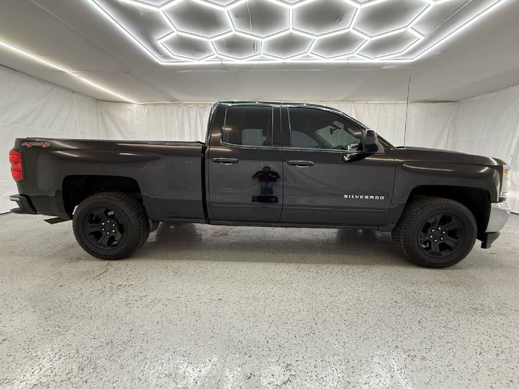 2016 Chevrolet Silverado 1500 Image 2