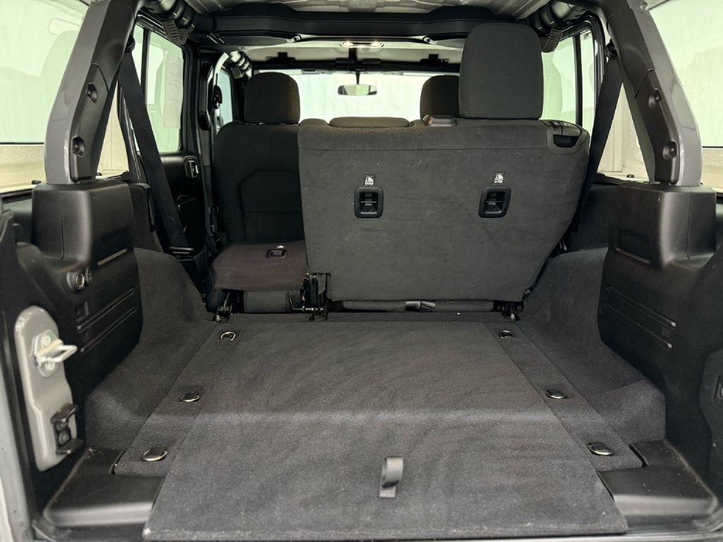 2021 Jeep Wrangler Unlimited Image 25