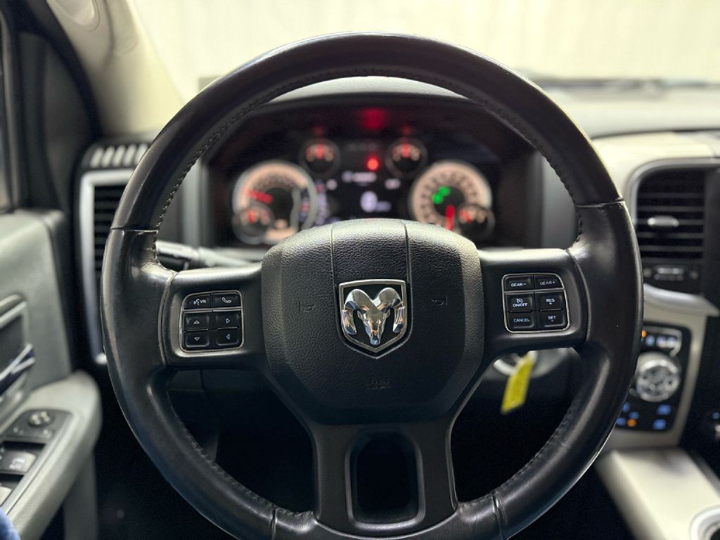 2016 RAM 1500 Image 12