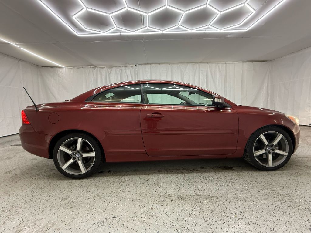 2012 Volvo C70 Image 2