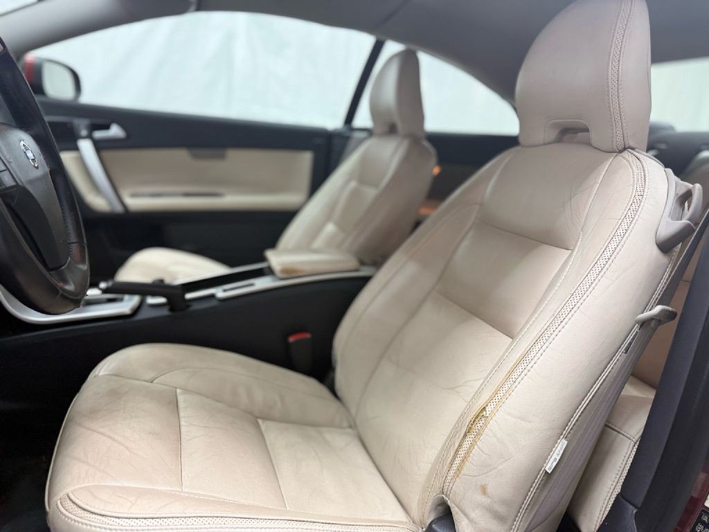 2012 Volvo C70 Image 9