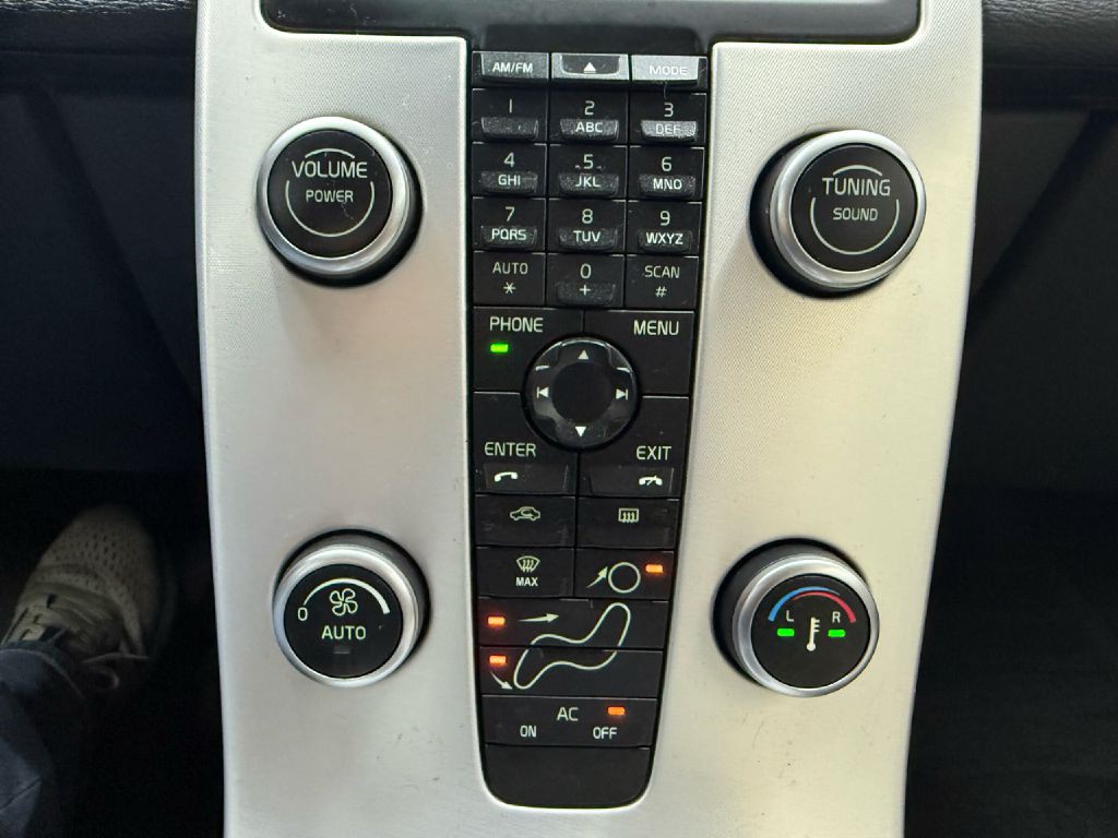 2012 Volvo C70 Image 17