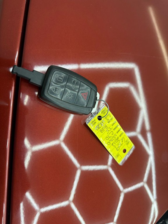 2012 Volvo C70 Image 38