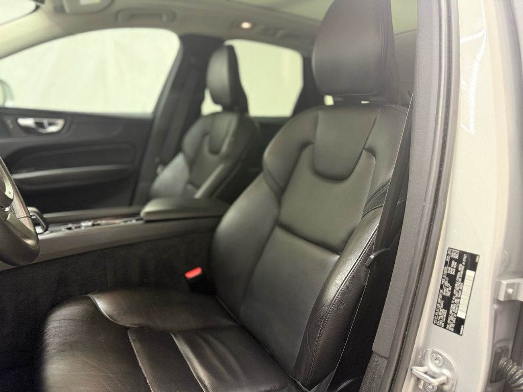 2023 Volvo XC60 Image 9