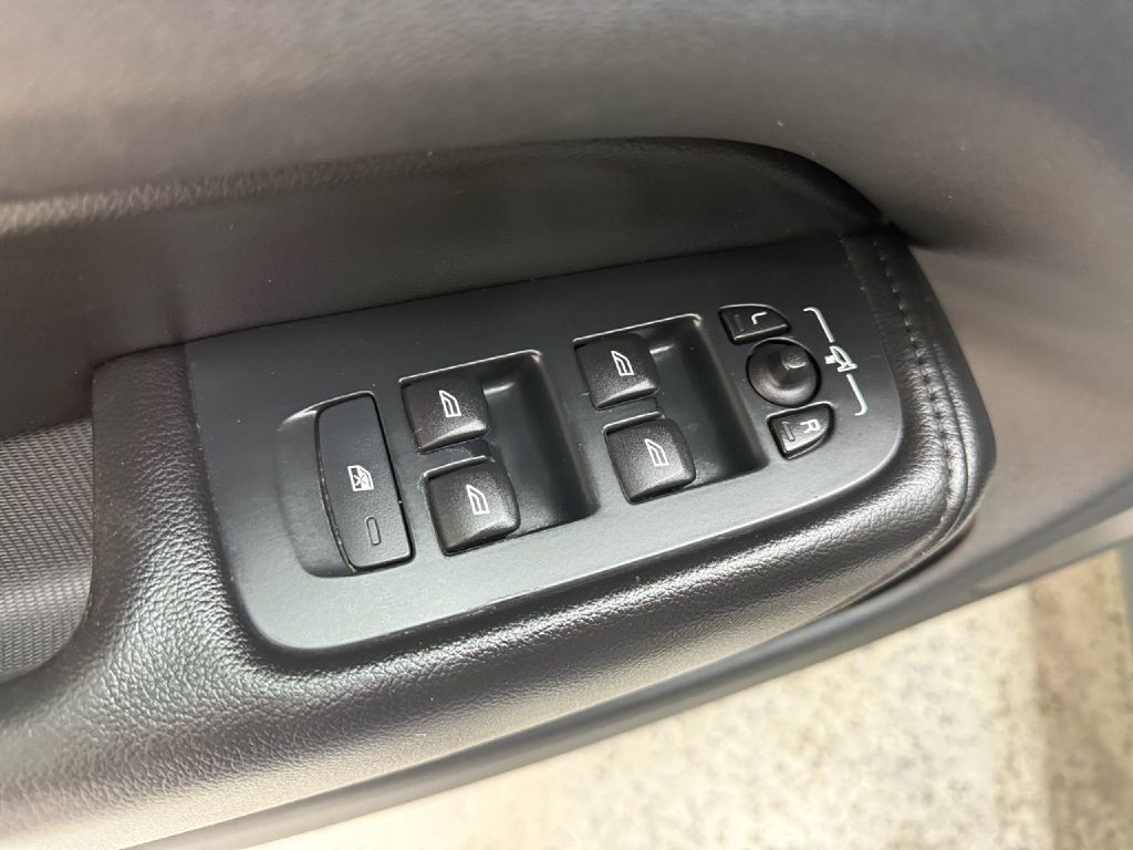 2023 Volvo XC60 Image 12