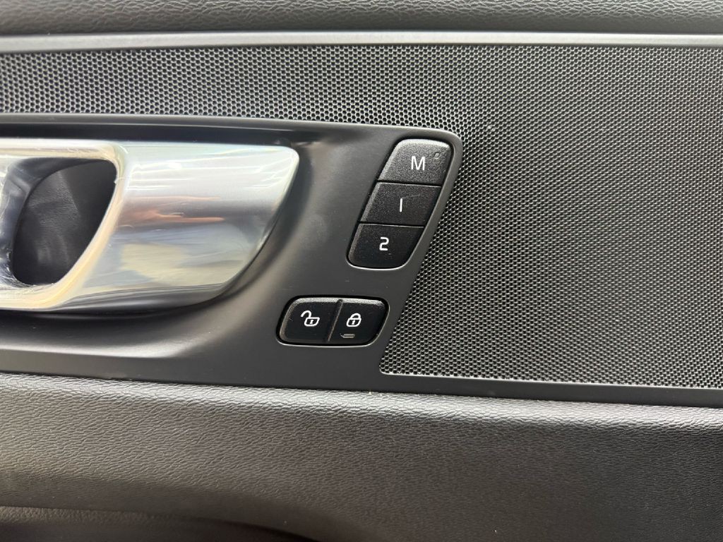 2023 Volvo XC60 Image 13