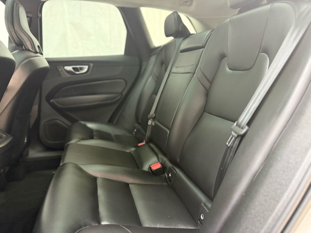 2023 Volvo XC60 Image 23