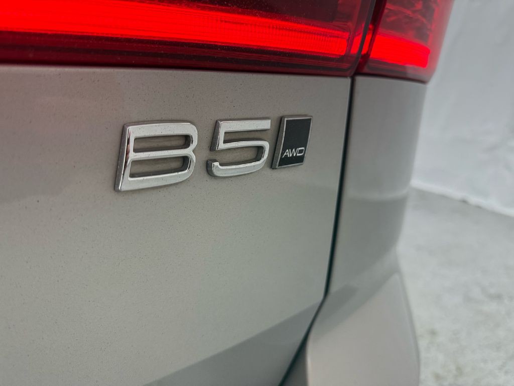 2023 Volvo XC60 Image 40