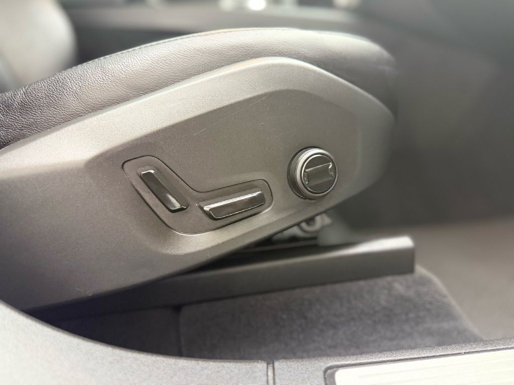 2023 Volvo XC60 Image 42