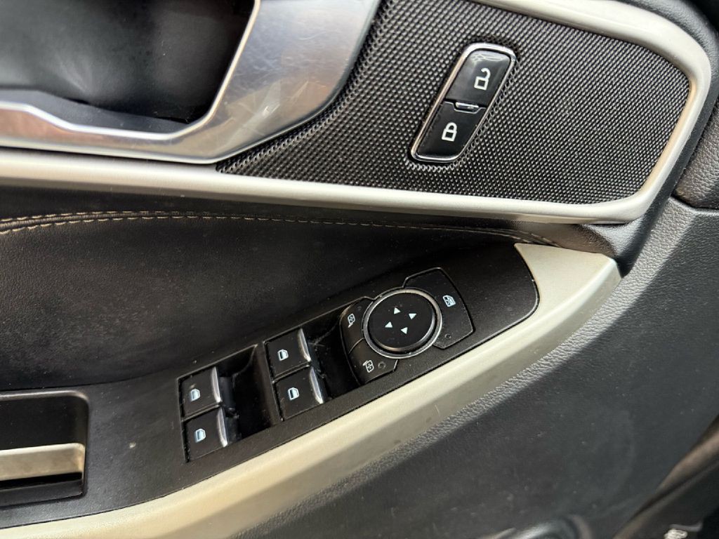 2021 Ford Explorer Image 12