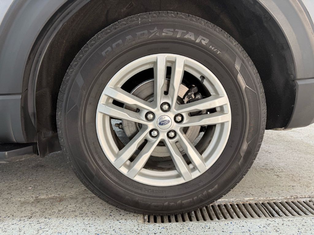 2021 Ford Explorer Image 32