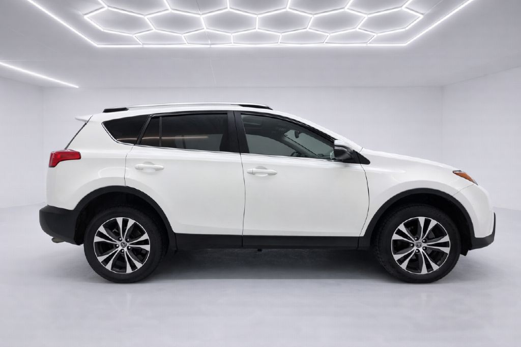 2015 Toyota Rav4 Image 2