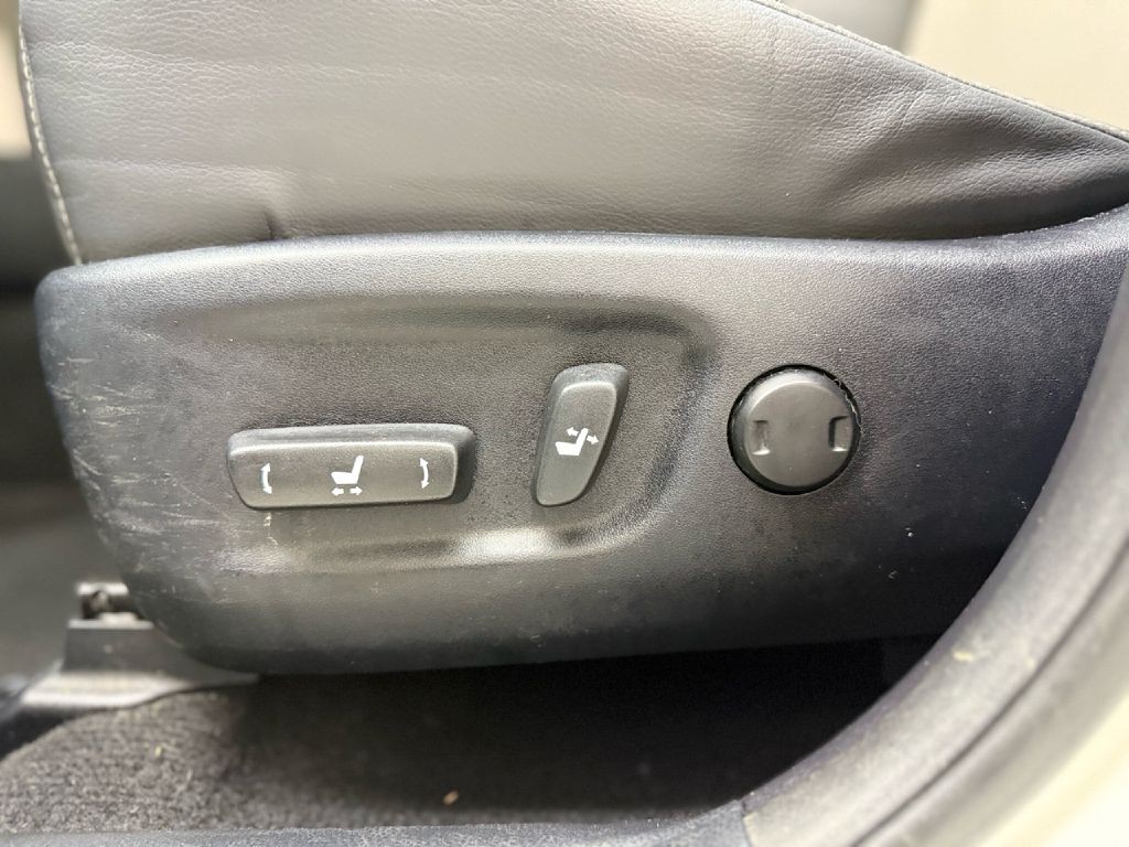 2015 Toyota Rav4 Image 10