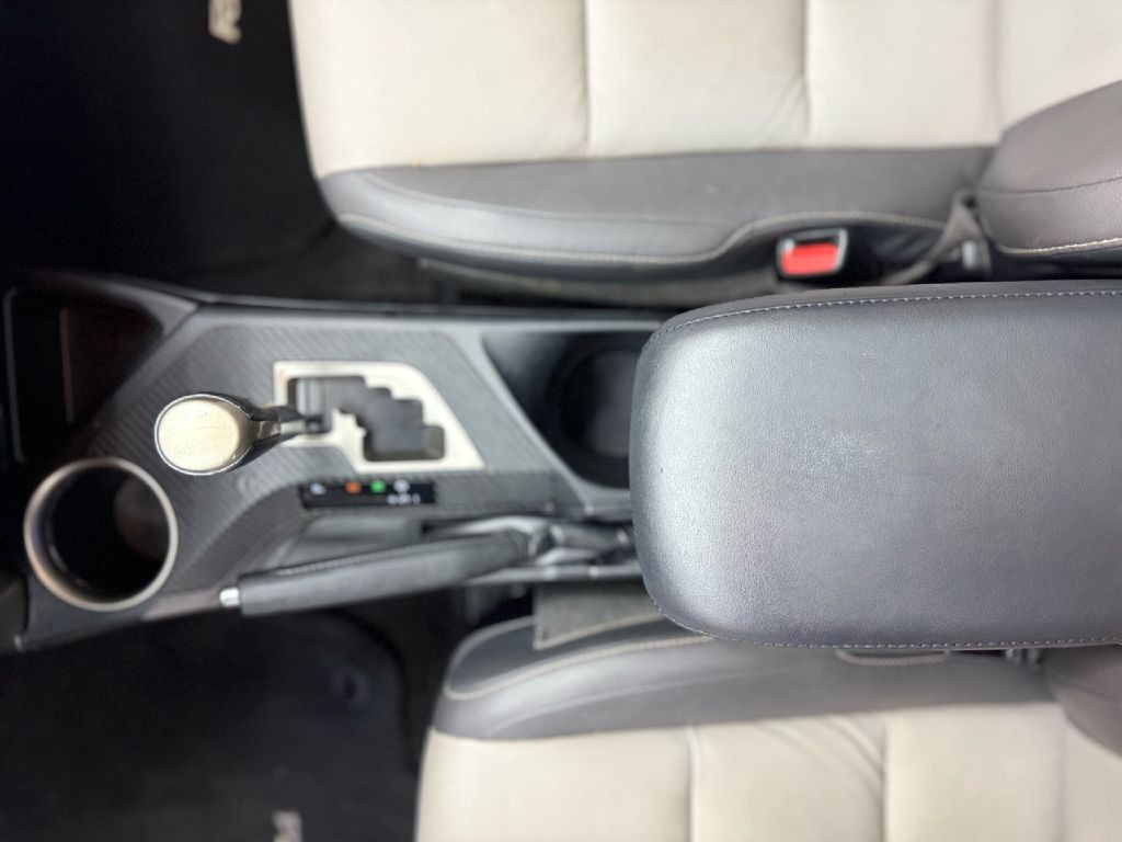 2015 Toyota Rav4 Image 22