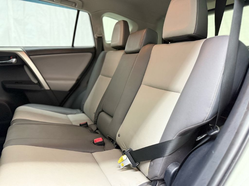 2015 Toyota Rav4 Image 25