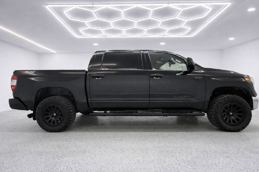 2021 Toyota Tundra Image 2
