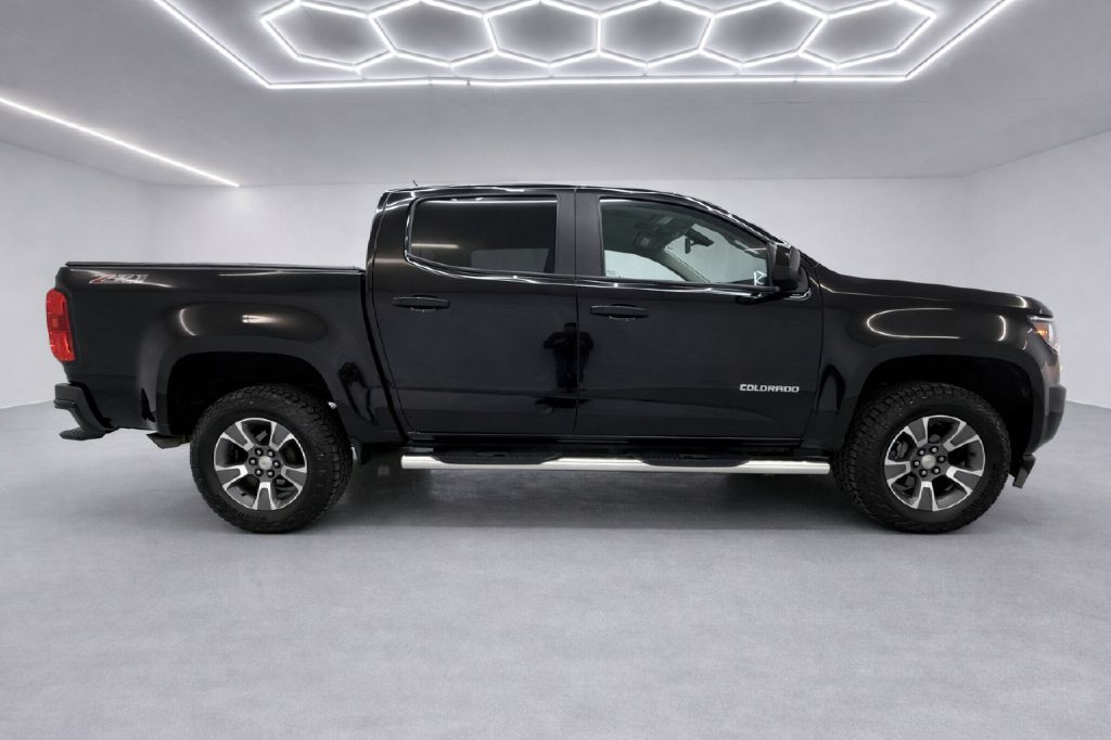 2020 Chevrolet Colorado Image 2