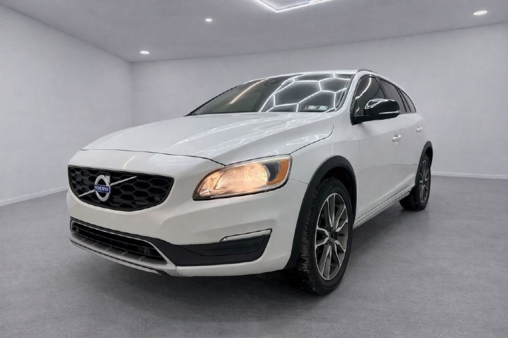 2017 Volvo V60 Image 7