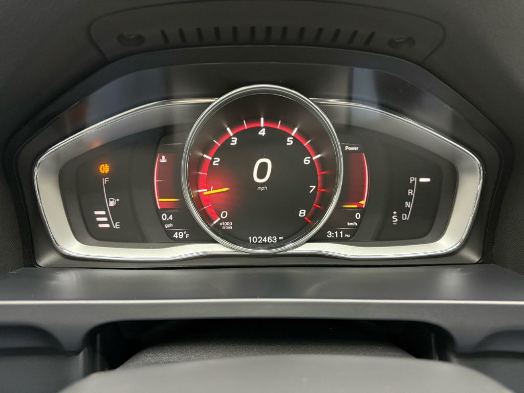 2017 Volvo V60 Image 16