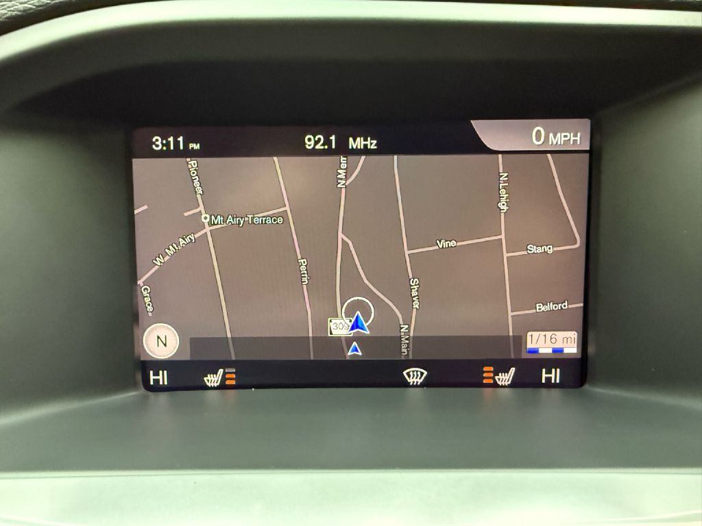 2017 Volvo V60 Image 18