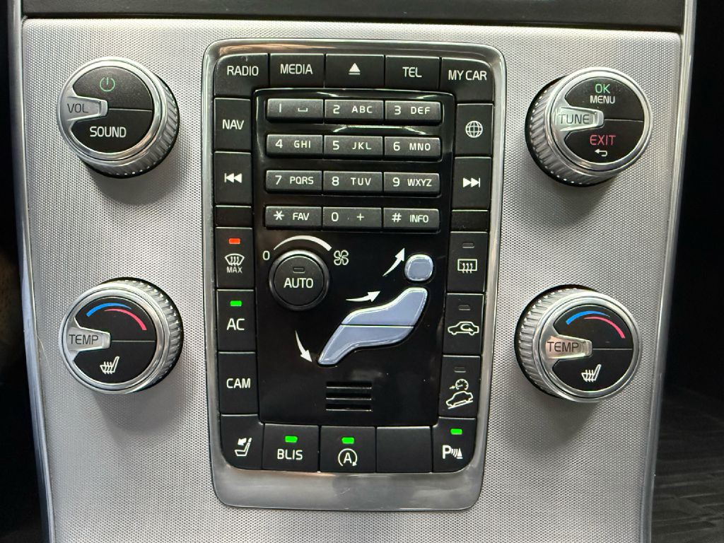 2017 Volvo V60 Image 20