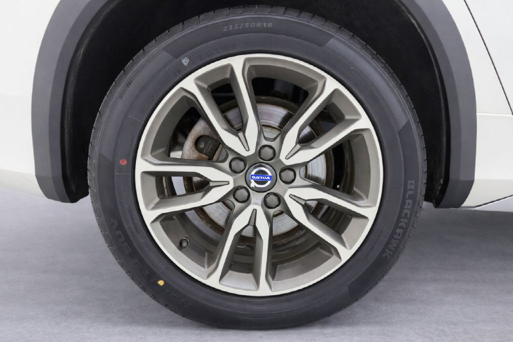 2017 Volvo V60 Image 32