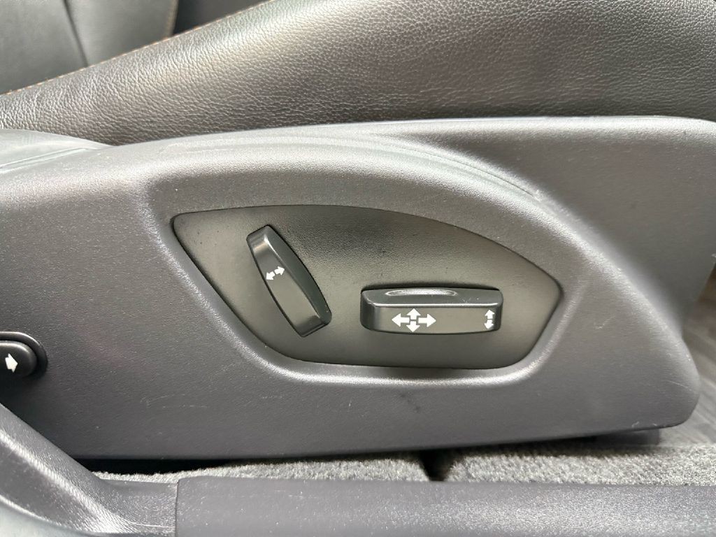 2017 Volvo V60 Image 40