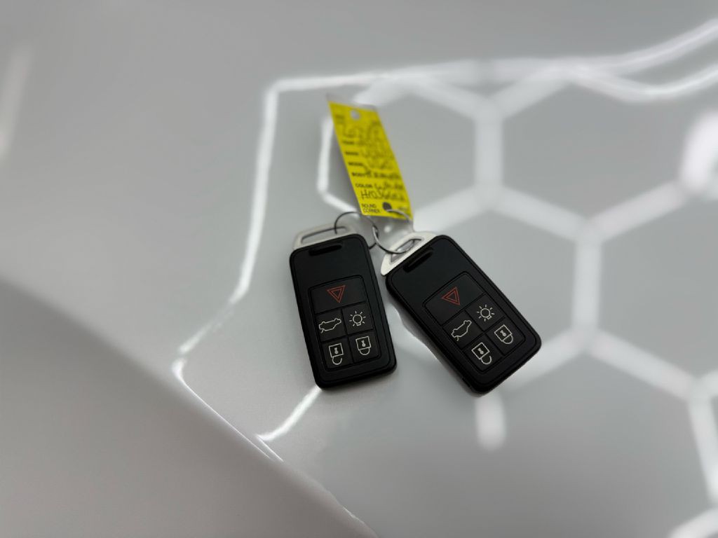 2017 Volvo V60 Image 42