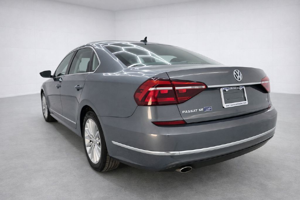 2017 Volkswagen Passat Image 5