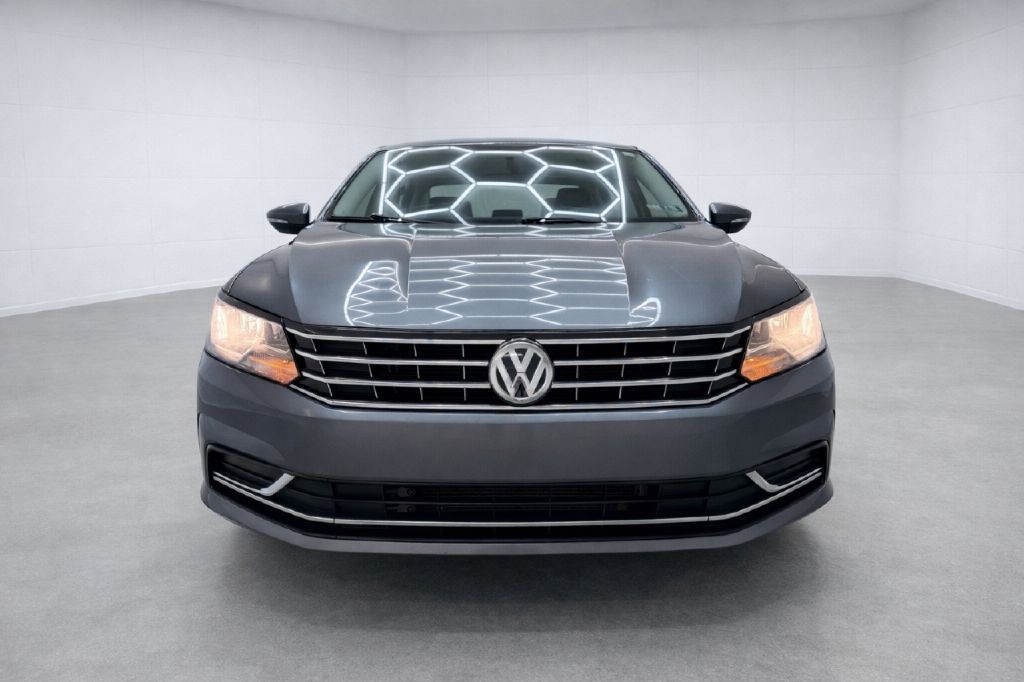 2017 Volkswagen Passat Image 8