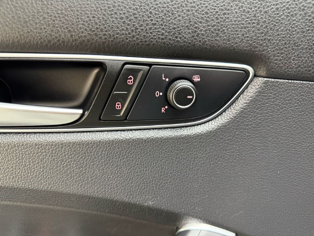 2017 Volkswagen Passat Image 12