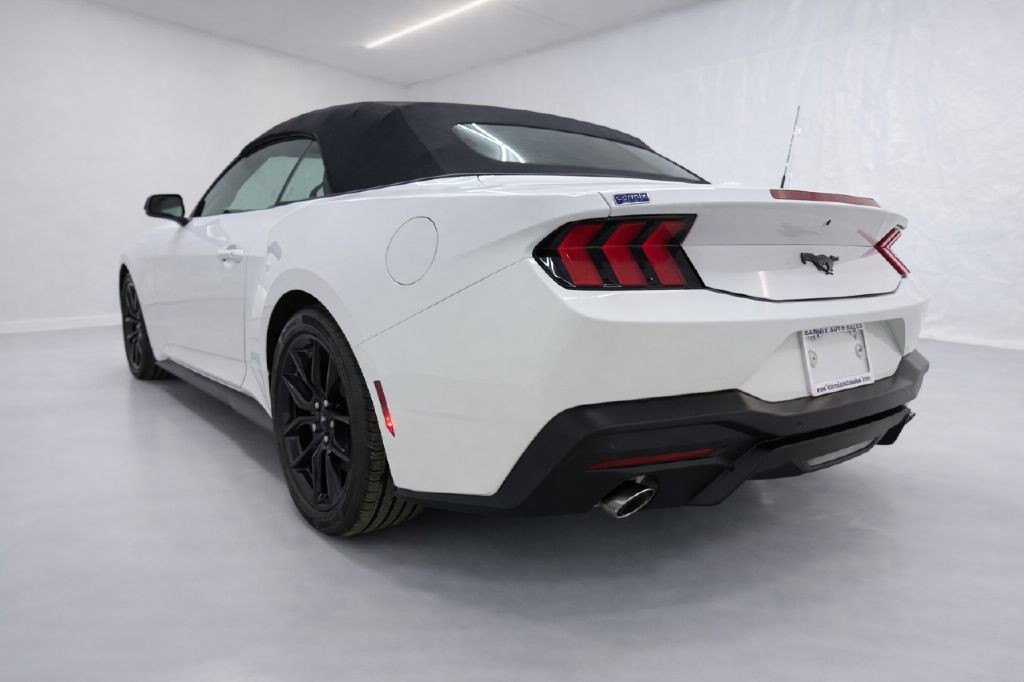 2026 Ford Mustang Image 5