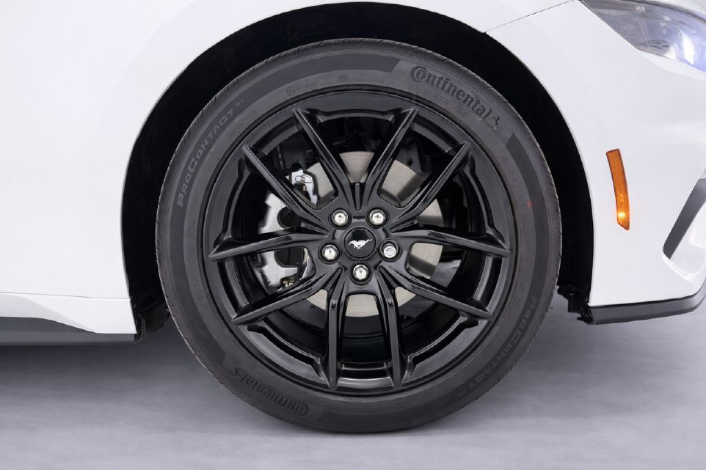 2026 Ford Mustang Image 26