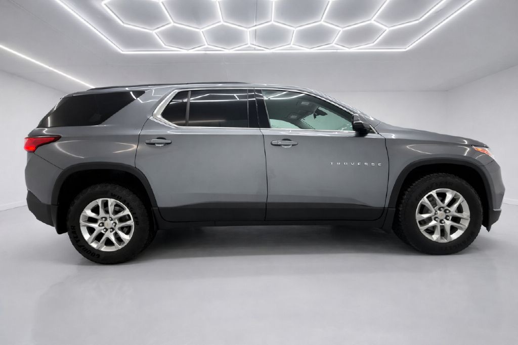 2020 Chevrolet Traverse Image 2