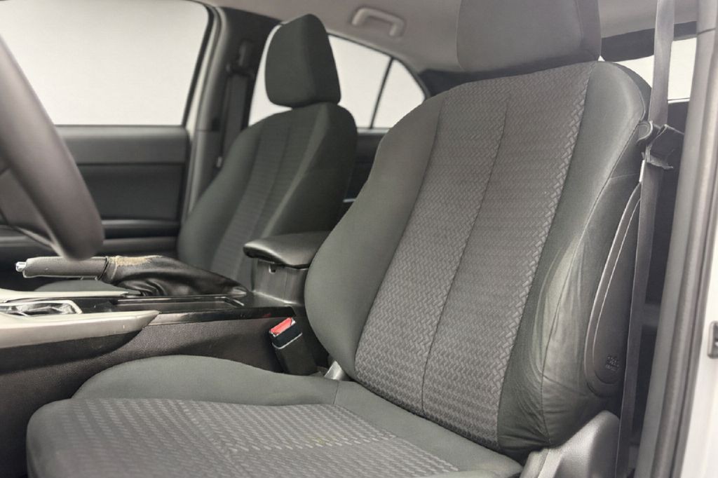 2020 Mitsubishi Eclipse Image 9