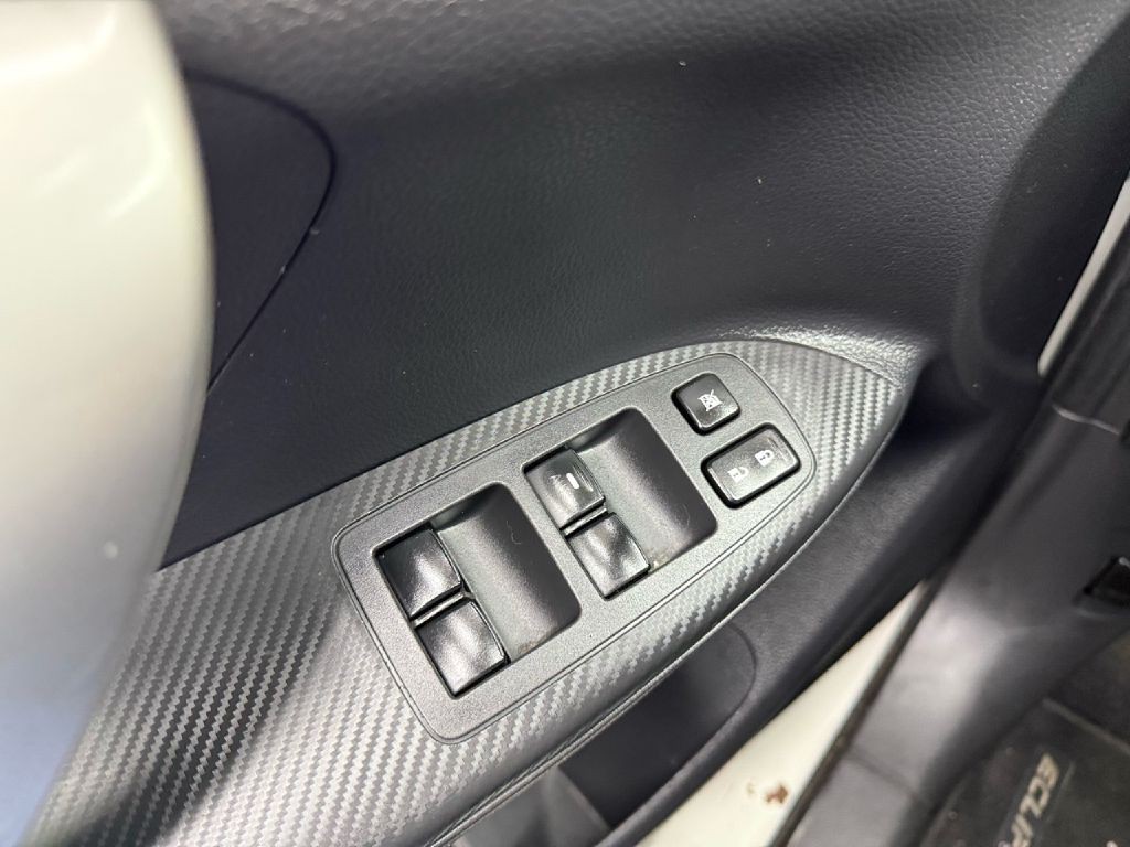 2020 Mitsubishi Eclipse Image 10